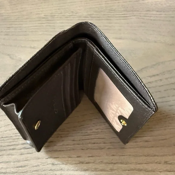 Michael Kors Monogram Wallet – Rich Brown & Tan | Elegant & Compact - Picture 6 of 6